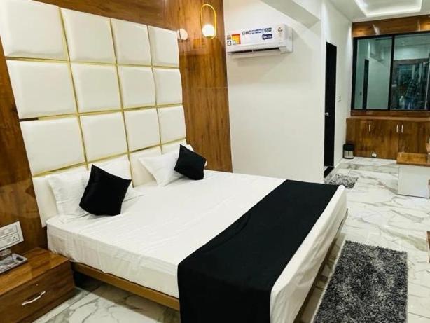 Hotel New German 아흐메다바드 객실 사진
