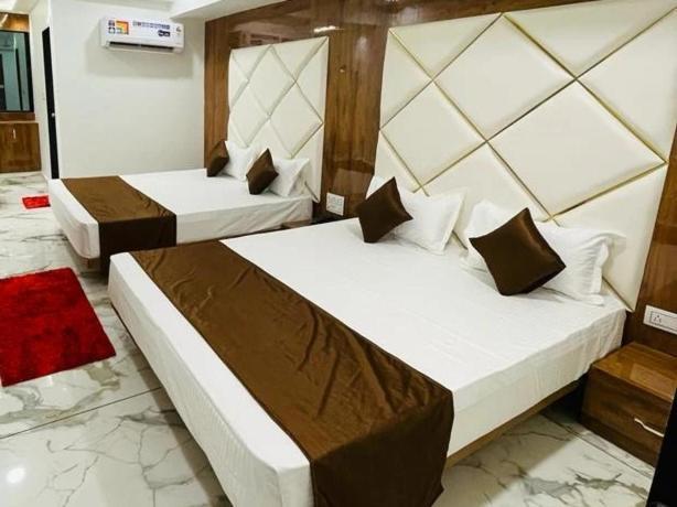 Hotel New German 아흐메다바드 객실 사진