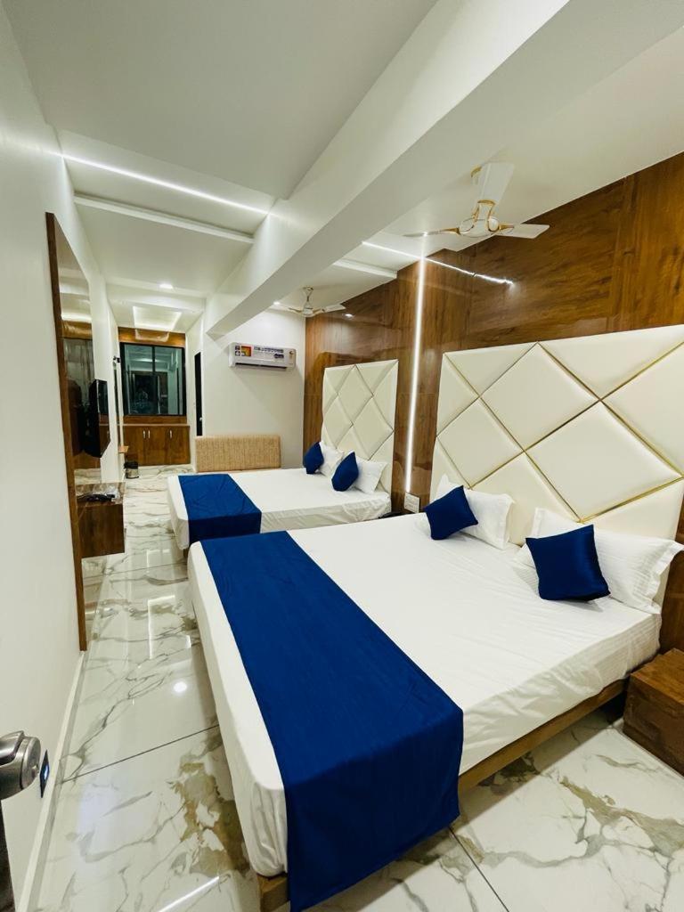 Hotel New German 아흐메다바드 외부 사진