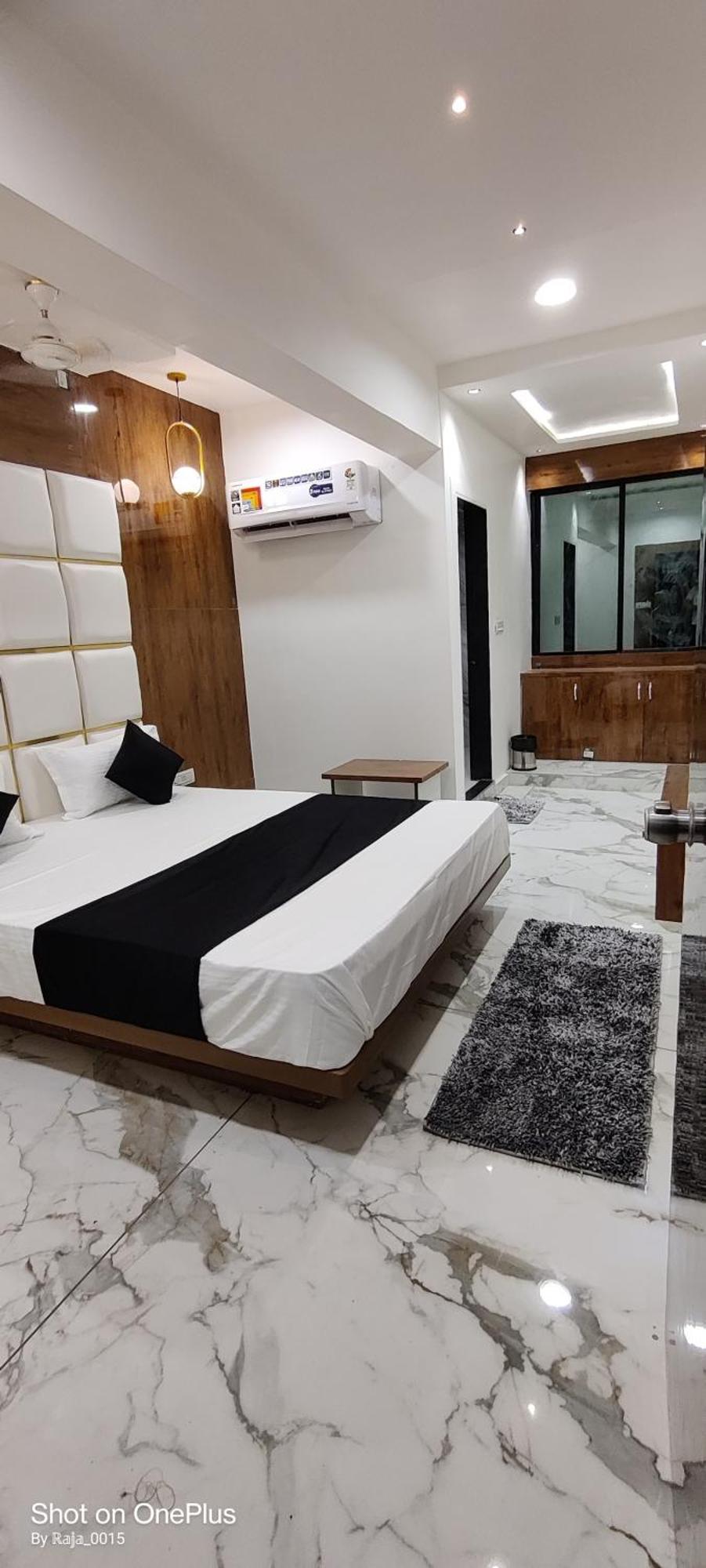Hotel New German 아흐메다바드 외부 사진